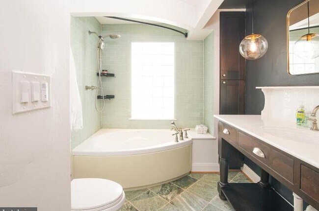 Photo - 5602 Hawthorne St