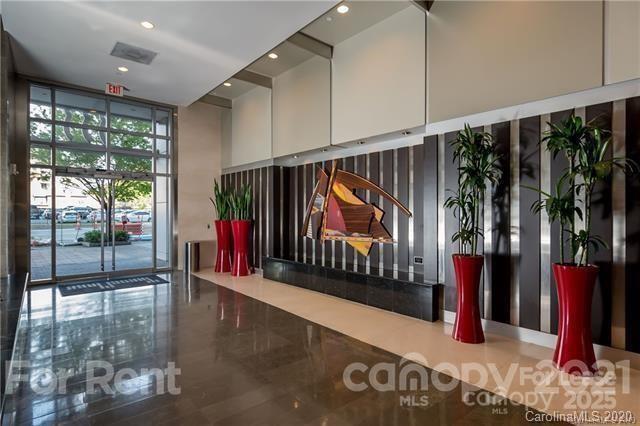 Photo - 333 E Trade St Unidad #2201