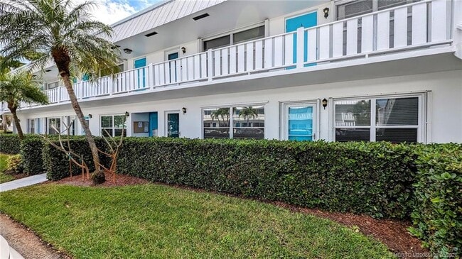 Building Photo - 2929 SE Ocean Blvd Unit 111-2