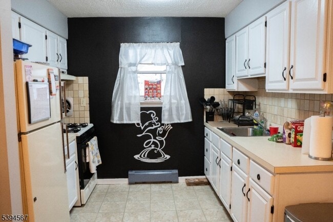 Building Photo - 37 Espy Rd Unit 6B