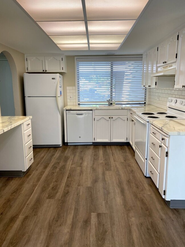 Photo - Spacious 4 Bedroom, 2 Bath Home with Large Yard -