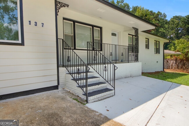 Photo - 137 Hillcrest Dr SE