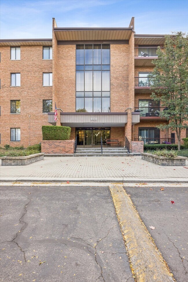 Building Photo - 801 79th St Unit 105