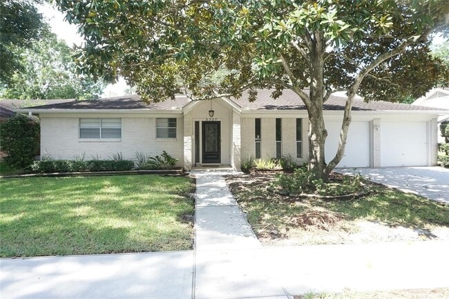 Building Photo - 5727 Braesvalley Dr