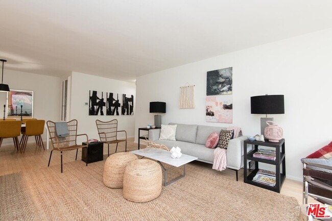 Photo - 11670 Sunset Blvd Unidad 108