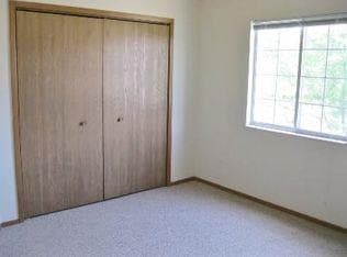 Photo - 648 Kimberlite St