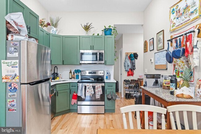 Photo - 2234 Master St