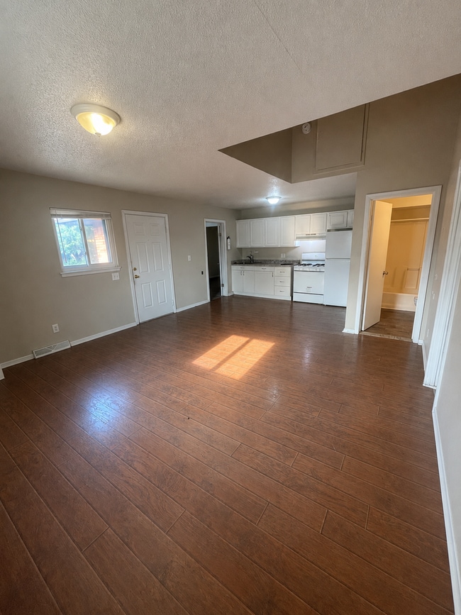 Building Photo - 728/730 Towner St Unit 730 Towner St