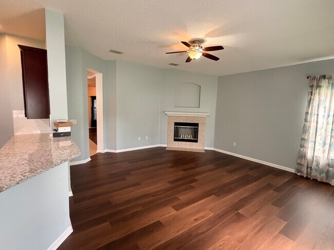 Photo - 3058 Whispering Willow Way