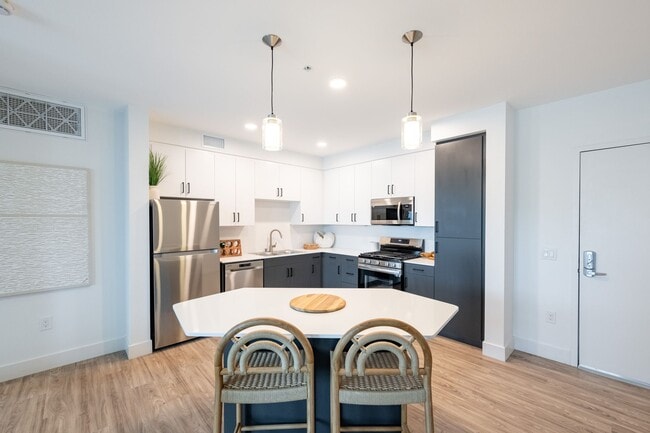 Enzo - Enzo Apartments