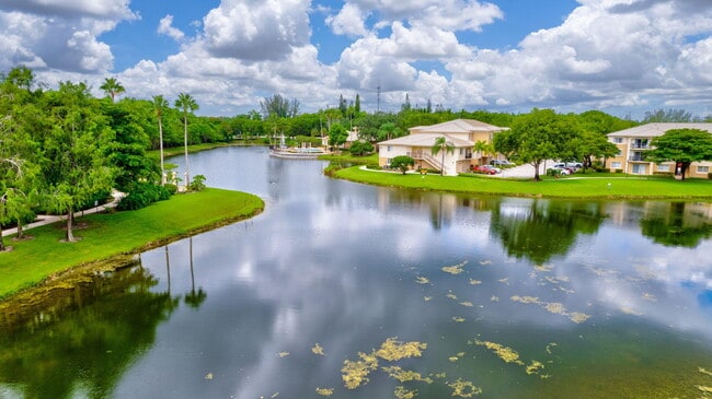 Building Photo - 600 Crestwood Ct N Unit 609