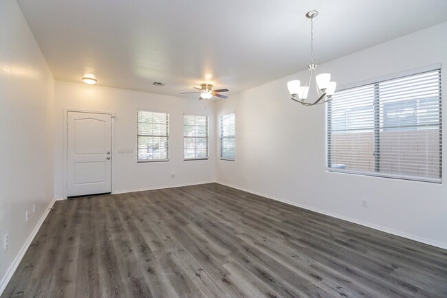 Photo - 2331 W St Catherine Ave