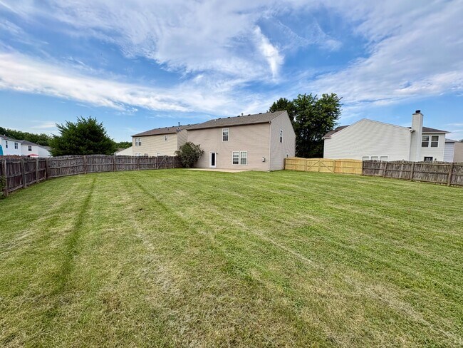 6857 Maywood Cir