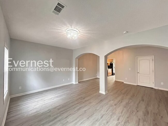 Photo - 8669 Thomas Rd