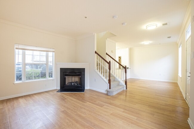 Photo - Halstead Alexandria