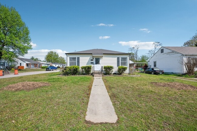 Corner Lot Cutie!! - Corner Lot Cutie!! House