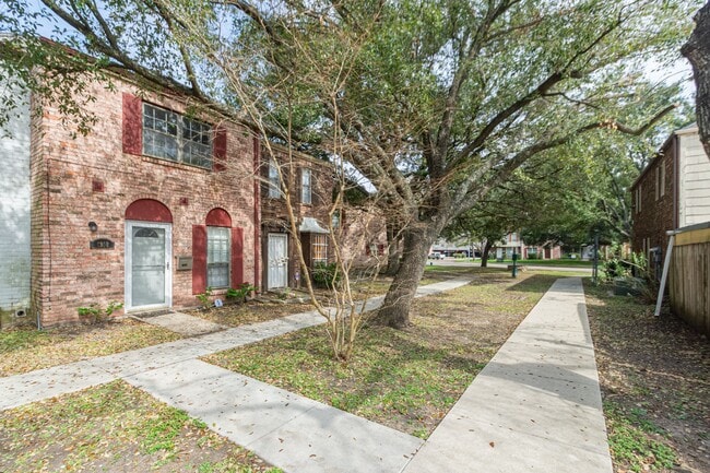 Building Photo - 7950 Grove Ridge Dr Rental