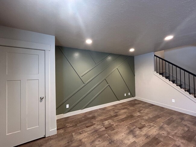 Photo - 3 Bedroom 2.5 Bathroom Townhome in Santaquin!