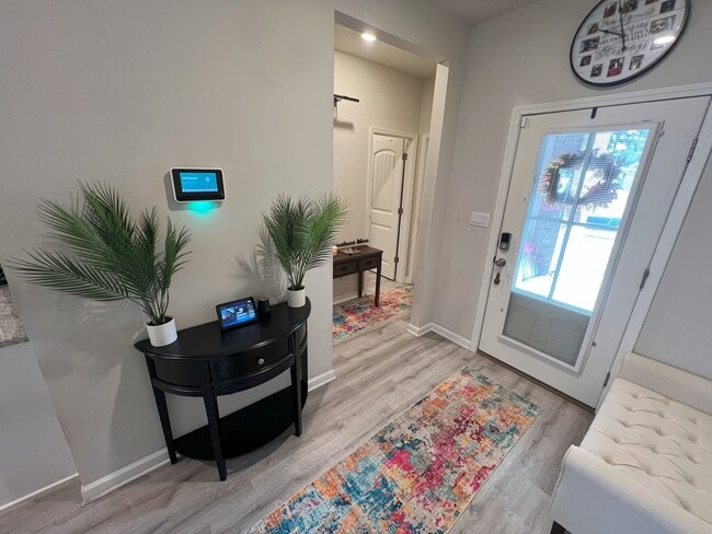 Photo - Stunning 4-Bedroom Home in Zachary's Mirav...