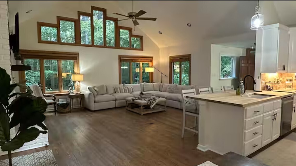 Photo - 205 E Deer Run