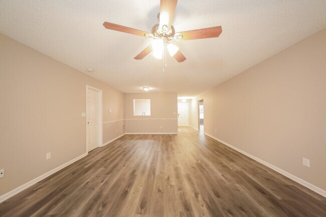 Photo - 15316 Wolf Run Ct