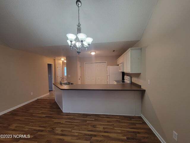 Photo - 421 Nordhoff St