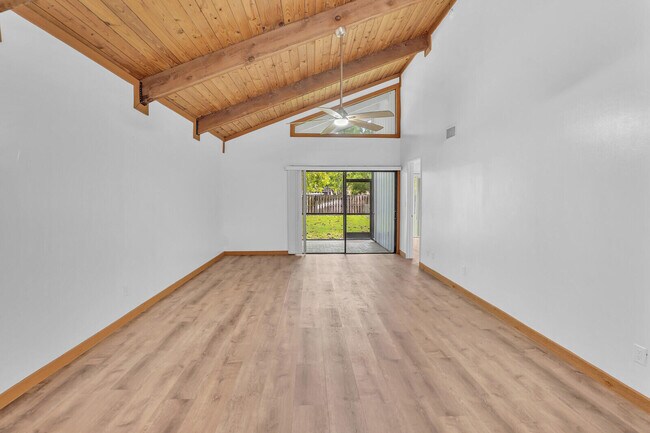 Photo - 100 Sparrow Dr