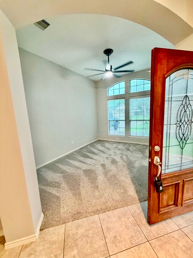 5607 Wagon Wheel Ln