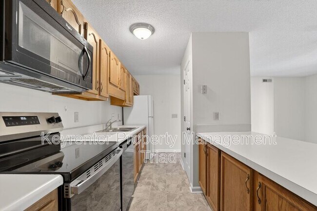 Photo - 3701 Cotswold Terrace