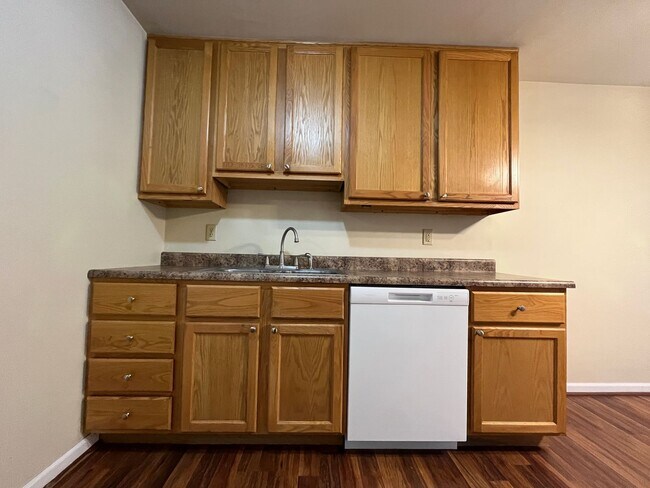 Photo - Spacious 2 Bedroom, 1.5 Bath Unidad 8