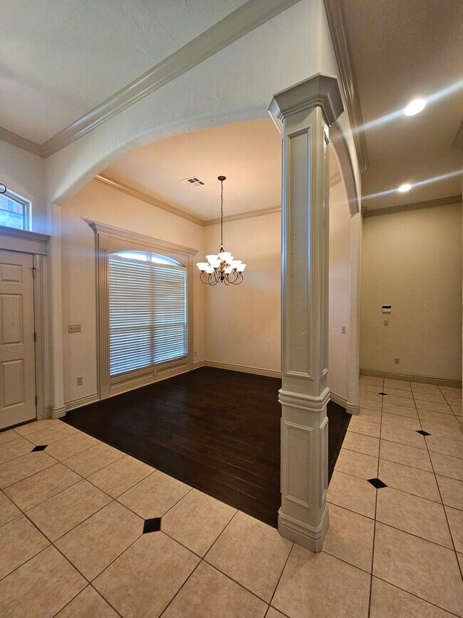 Photo - 513 Summit View Ct