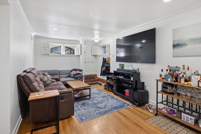 Photo - 1950 N Hudson Ave