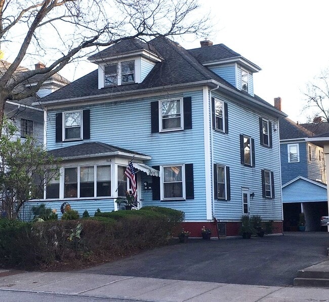 Building Photo - 1115 Monroe Ave Unit 2