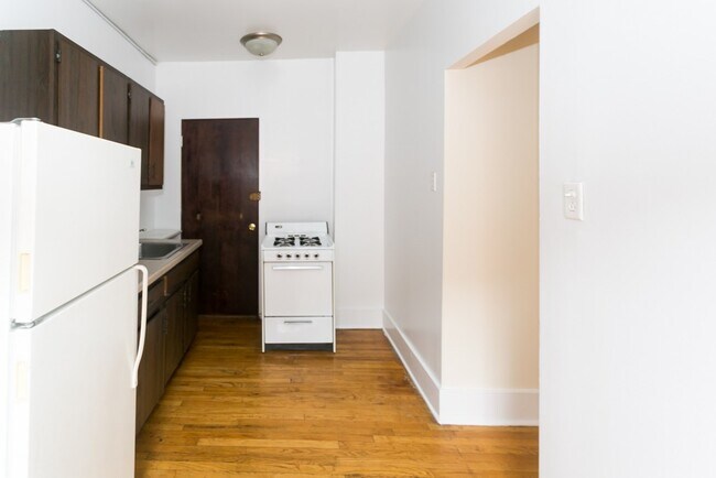 Photo - 938 W Cornelia Ave Unit A3