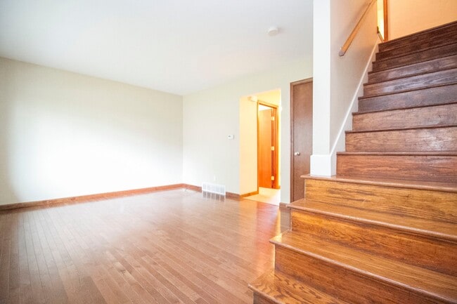 Photo - 2731 Glendale Ave