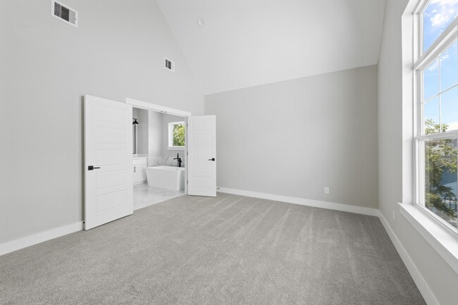 Building Photo - 912 Martin St Rental