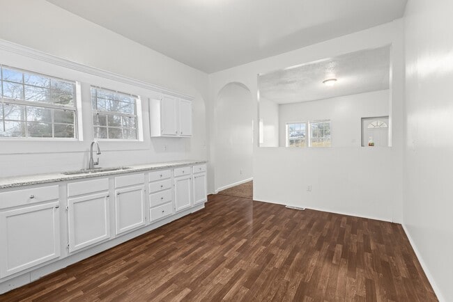 Photo - 5722 Terrace Ave