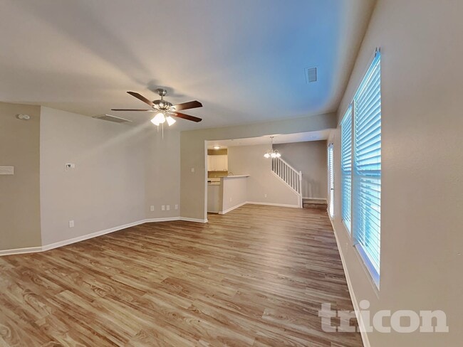 Photo - 843 Bitting Hall Cir