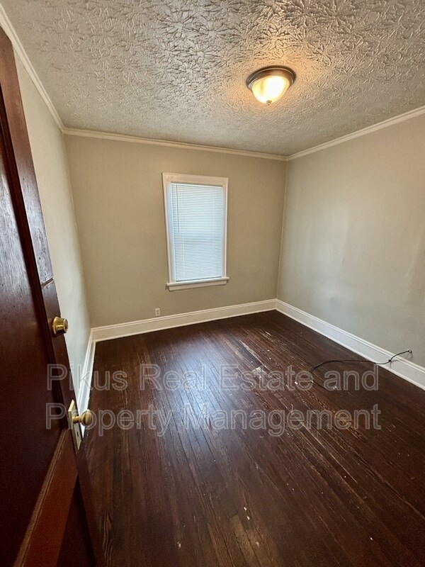 Photo - 485 Crouse St