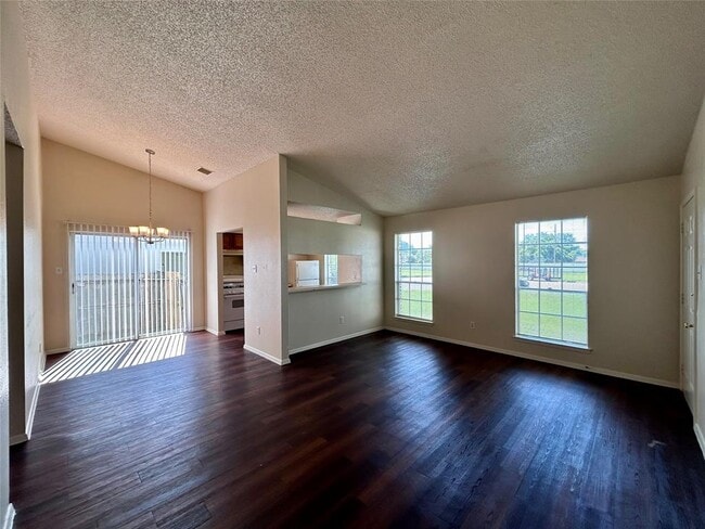 Photo - 508 Willowbend Cove
