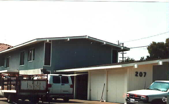 Photo - 207 E 16th Pl