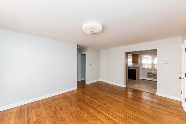 Photo - 4540 N Wolcott Ave Unit 2E