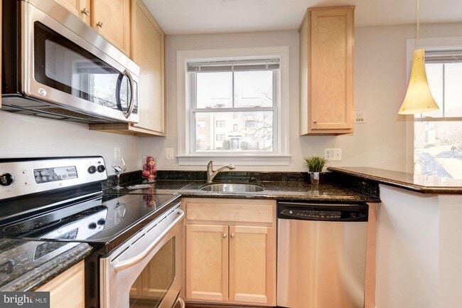 Kitchen - 1927 3rd St NE Unit 301