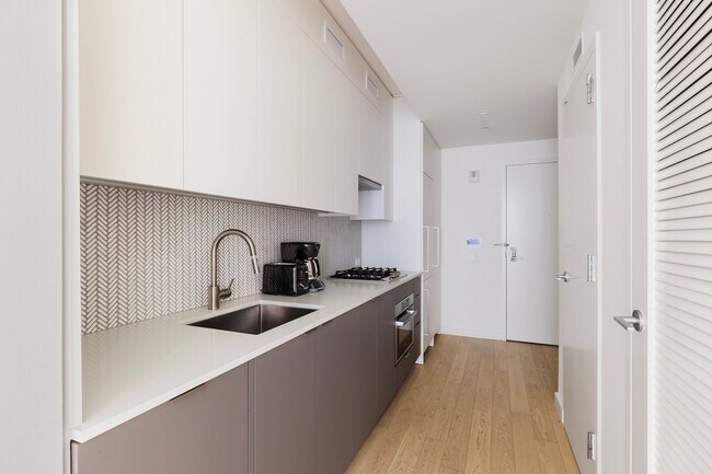 Photo - 244 W 29th St Unit FL2-ID2149