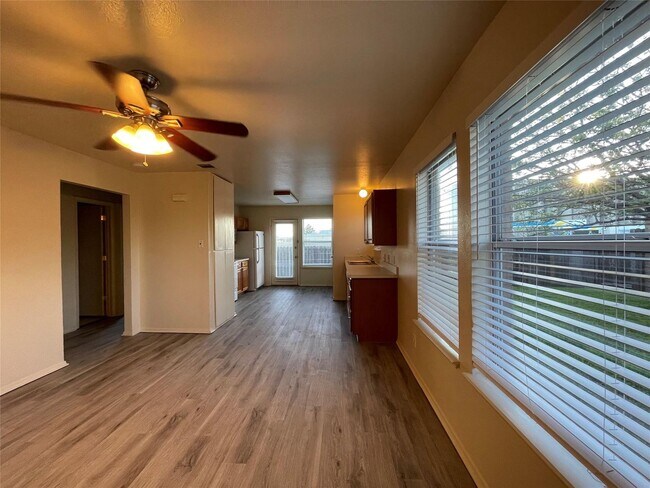 Photo - Cozy 2 Bedroom and 2 bathroom duplex for rent in Saginaw! Unit 3