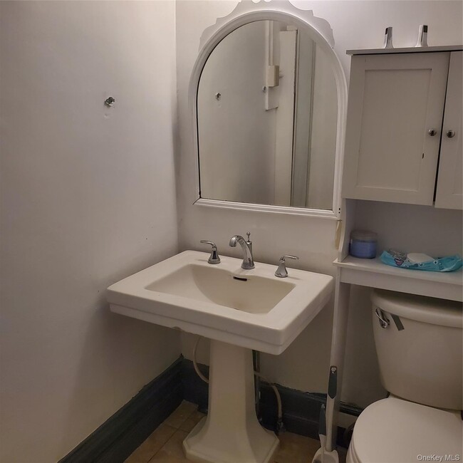 111 Vineyard Ave Unit 111 B