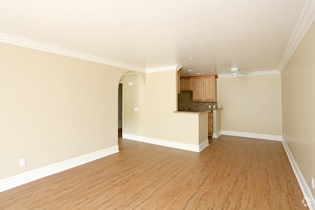 1 BR, 1 BA - 720 SF