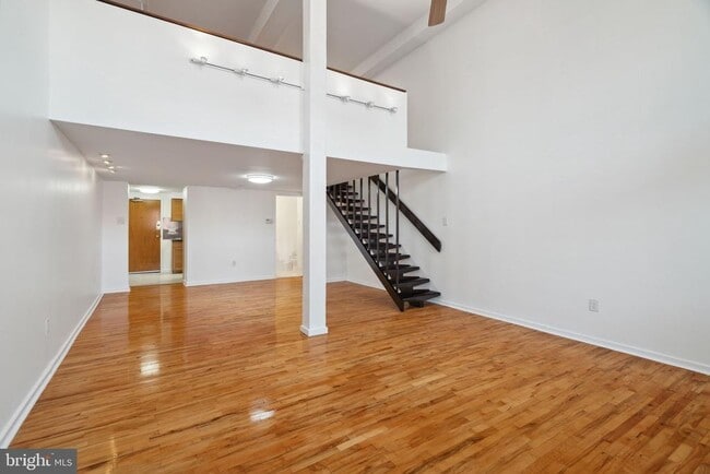 Photo - 915 Bainbridge St Unit 205