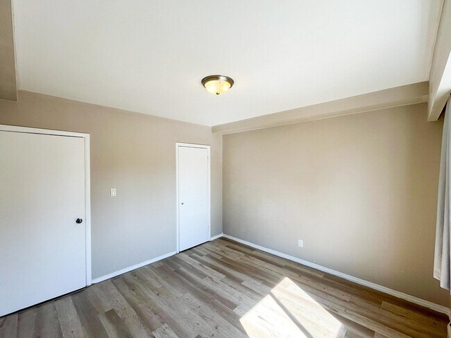 Photo - Hillside Place