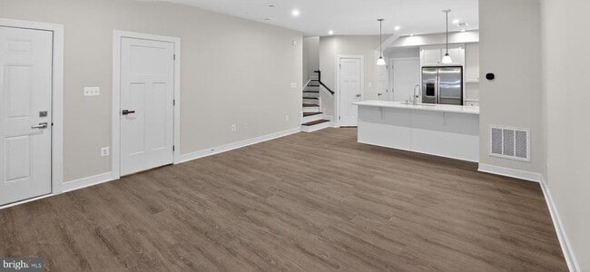 Photo - 2542 VERONA Pl